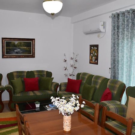 Leo Apartment Përmet Екстериор снимка