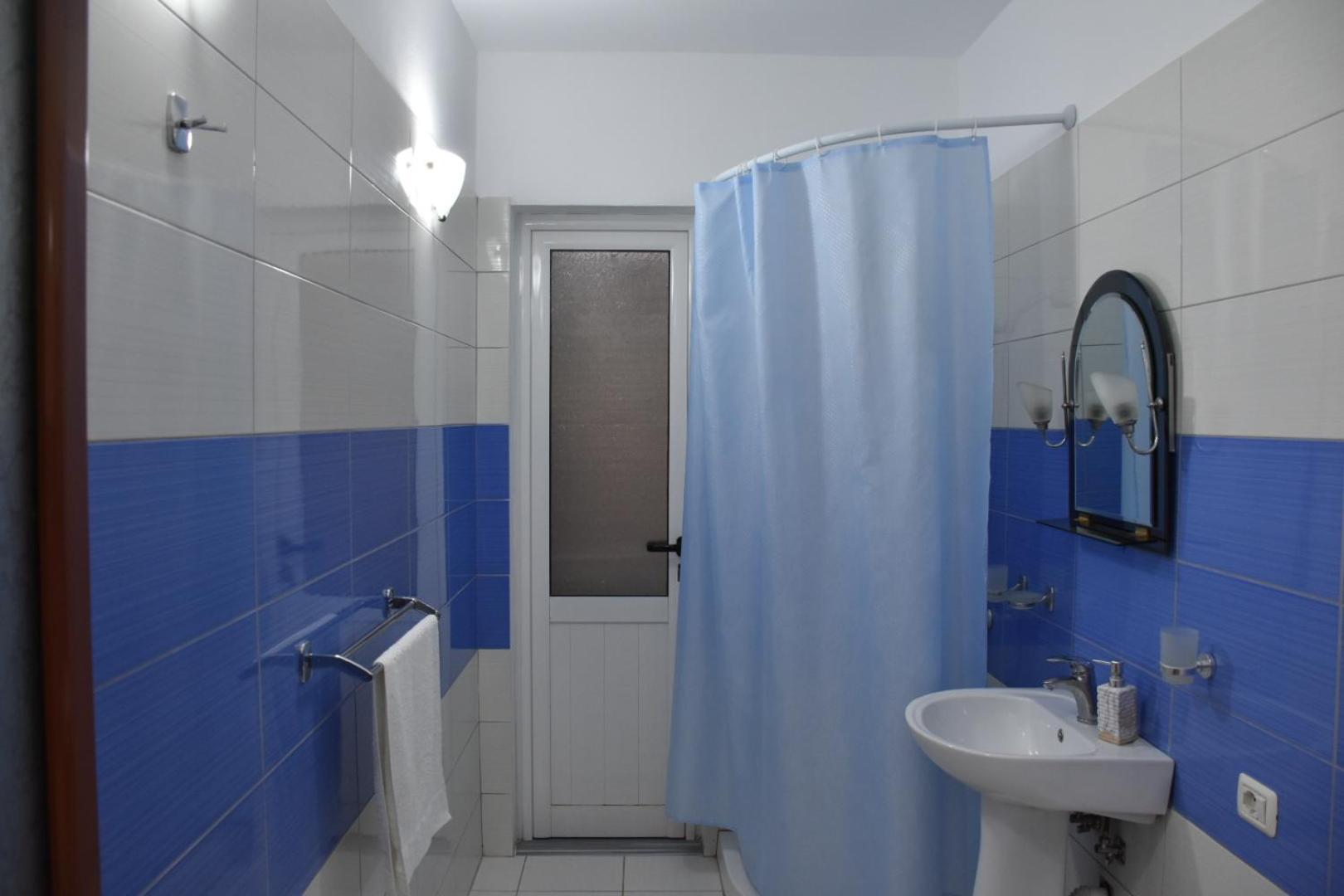 Leo Apartment Përmet Екстериор снимка